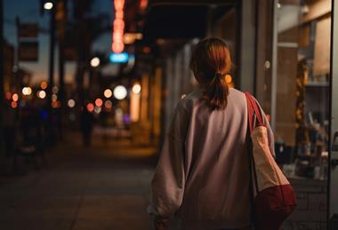 dennis-zhang-uwPNaVmyBJc-unsplash