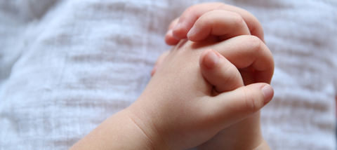 baby praying hands